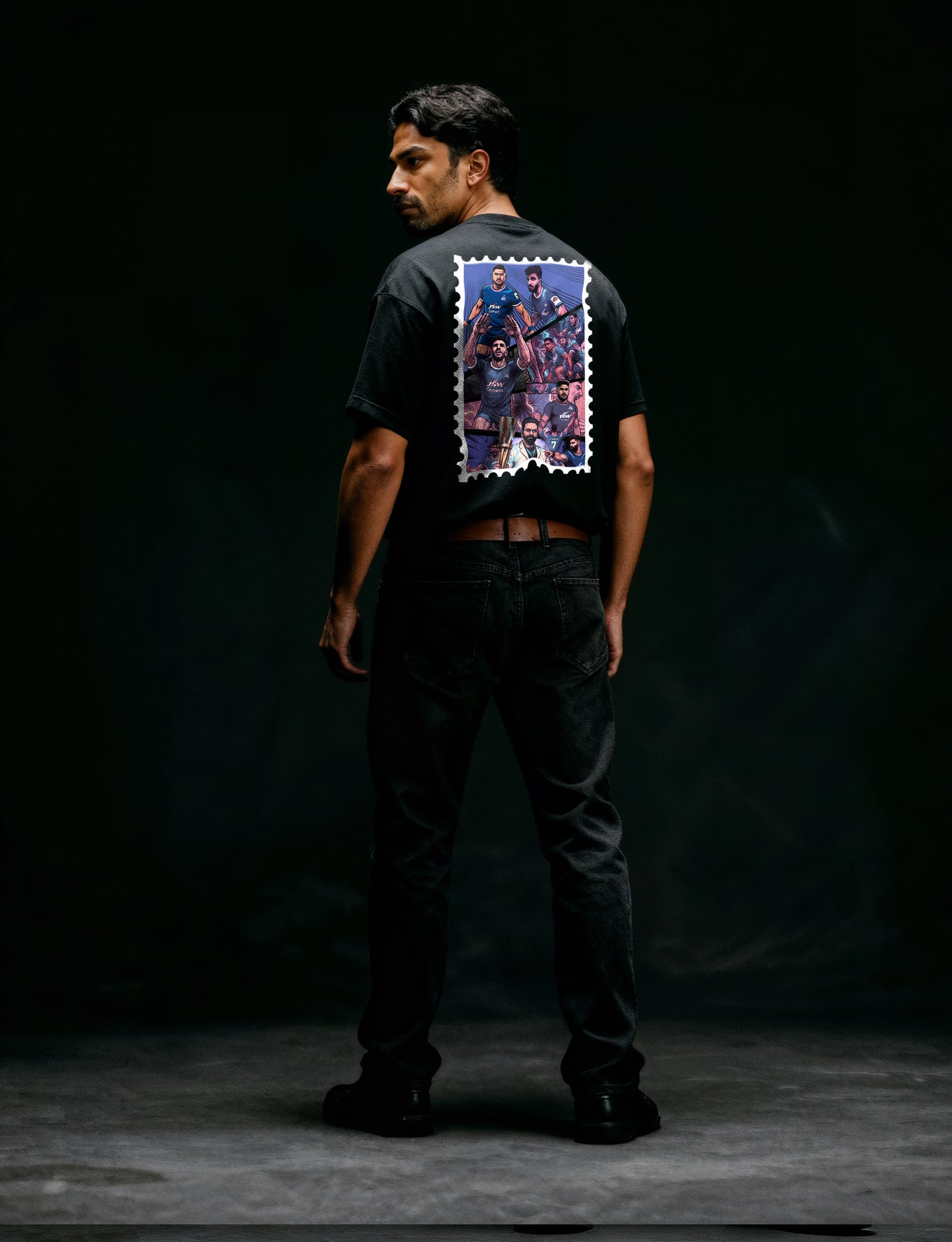 THE TEAM OVERSIZED FIT TSHIRT